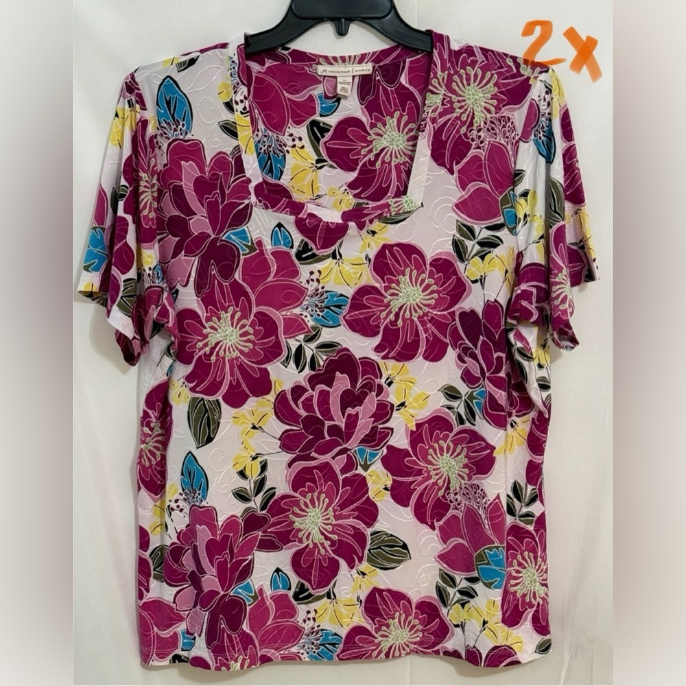 JM Collection Short Sleeve Tee Vibrant Floral Design